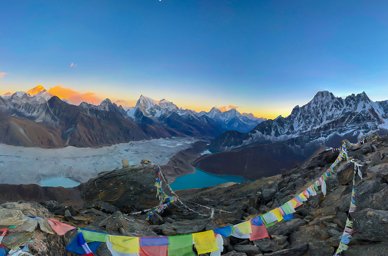 EVEREST GOKYO TREKKING