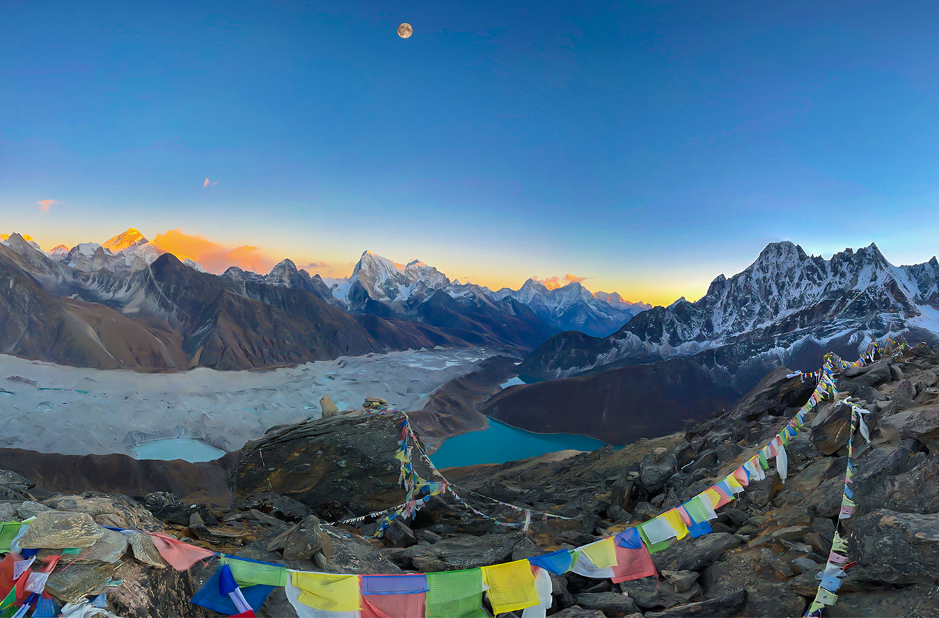 EVEREST GOKYO TREKKING